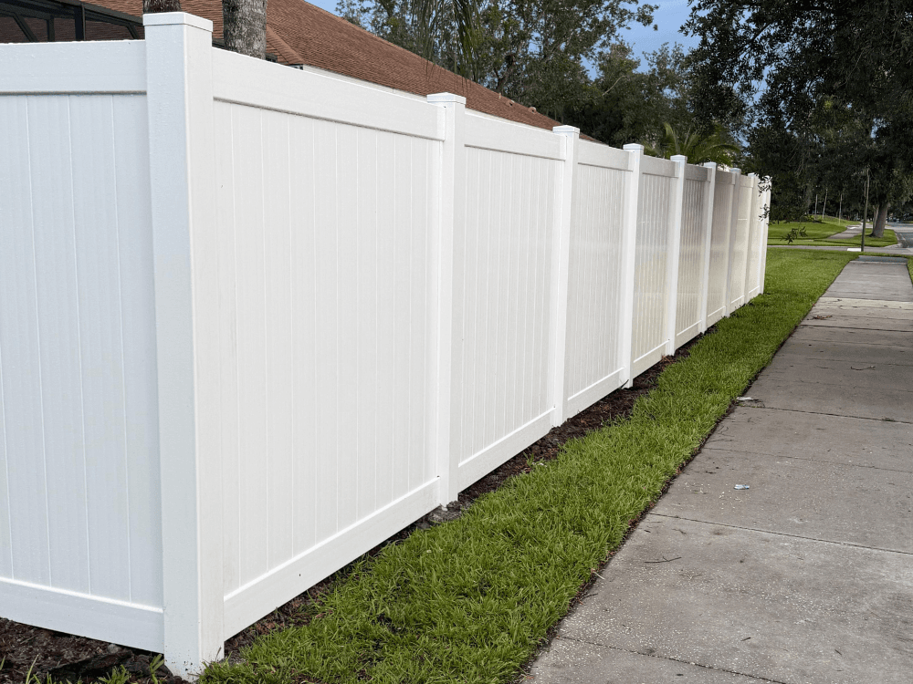 Vinyl Privacy fence · white
